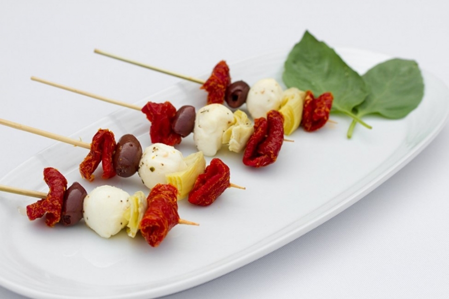 antipasto-kabob-with-prosciutto