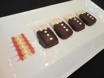 https://www.appetizersusa.com/uimages/images/desserts/shortbread-tuxedos.jpg