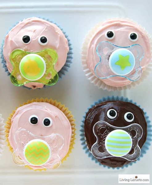baby pacifier cupcakes