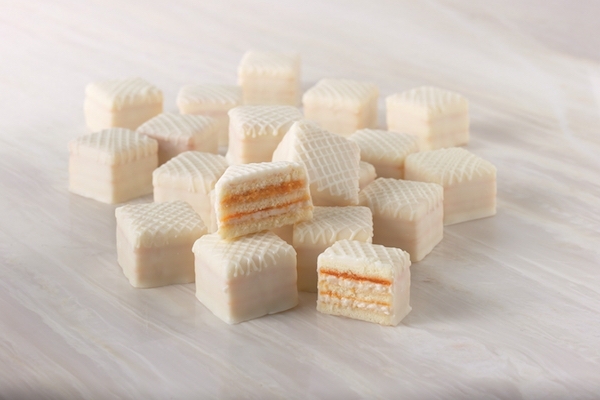 white-party-petit-fours