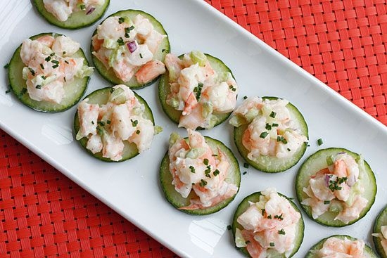 gin-and-tonic-with-cucumber-shrimp-crackers